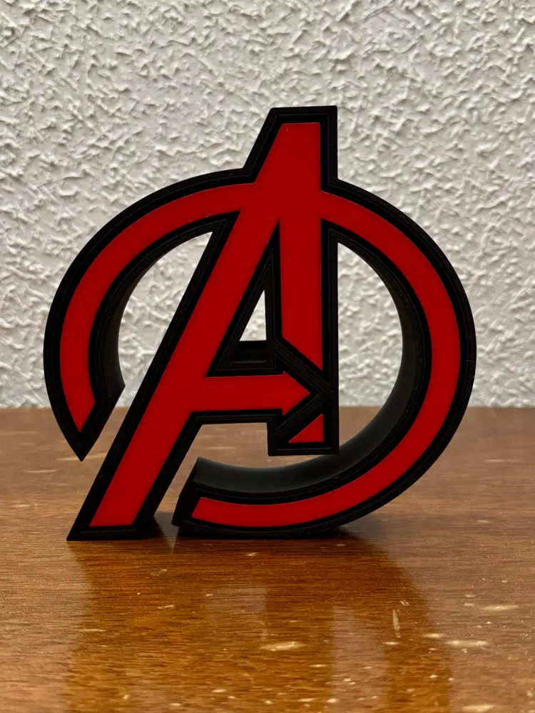 لوگو ایستاده اونجرز (Avengers Logo) - تصویر ۲