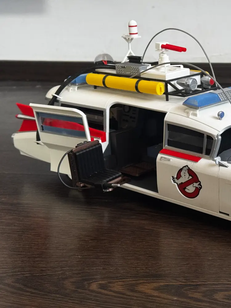 ماکت اکتو-۱ (Ecto-1) از فیلم شکارچیان ارواح - تصویر ۲