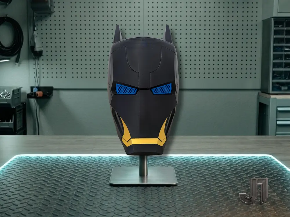 کلاه پوشیدنی آیرن بت (Iron Bat Helmet)
